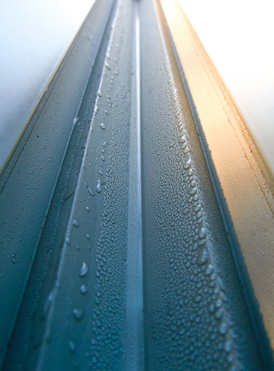 How to Know When Your Gutters Need to Be Cleaned